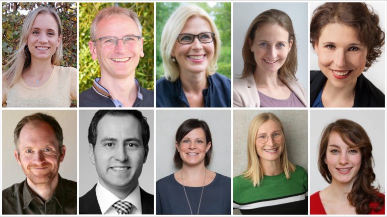 Gruppenfoto von zehn Personen